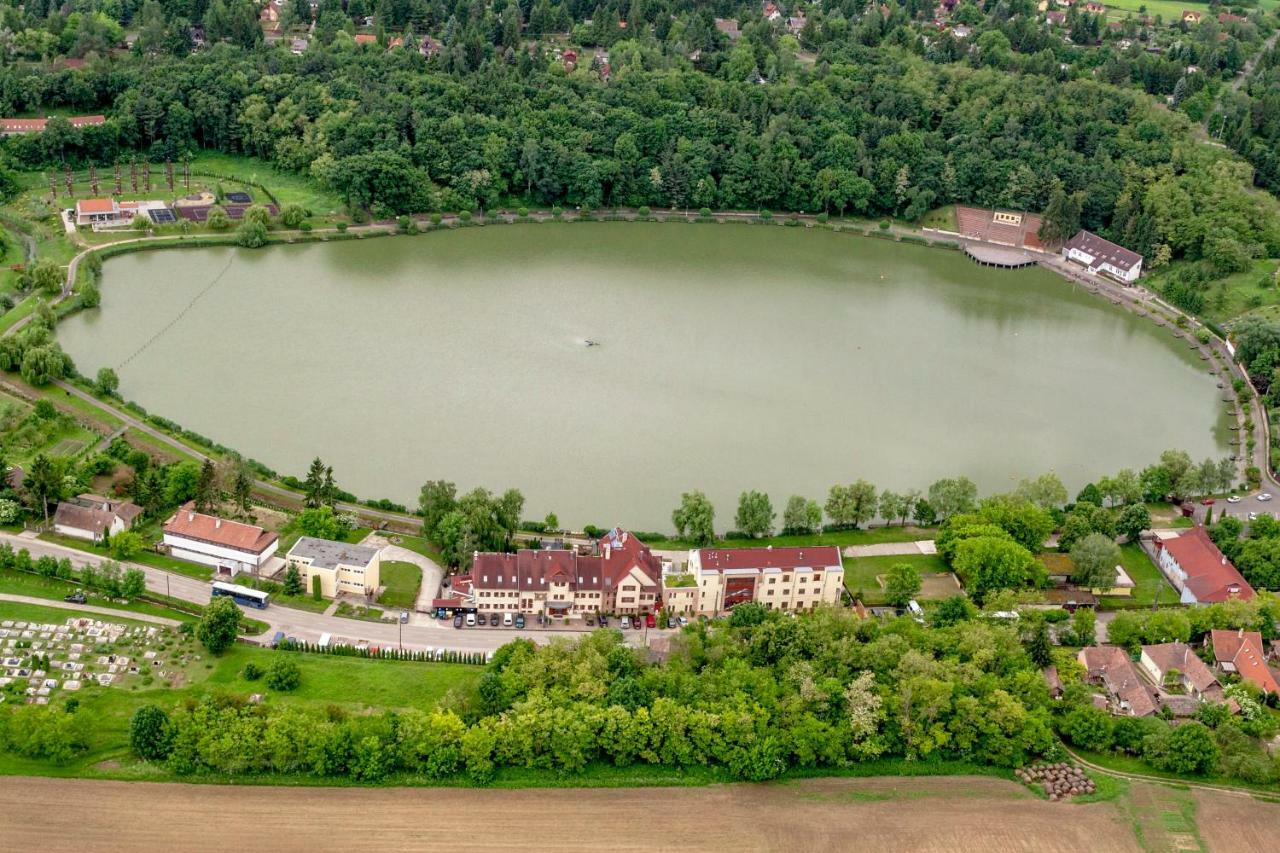 To Wellness Hotel Bánk Eksteriør billede
