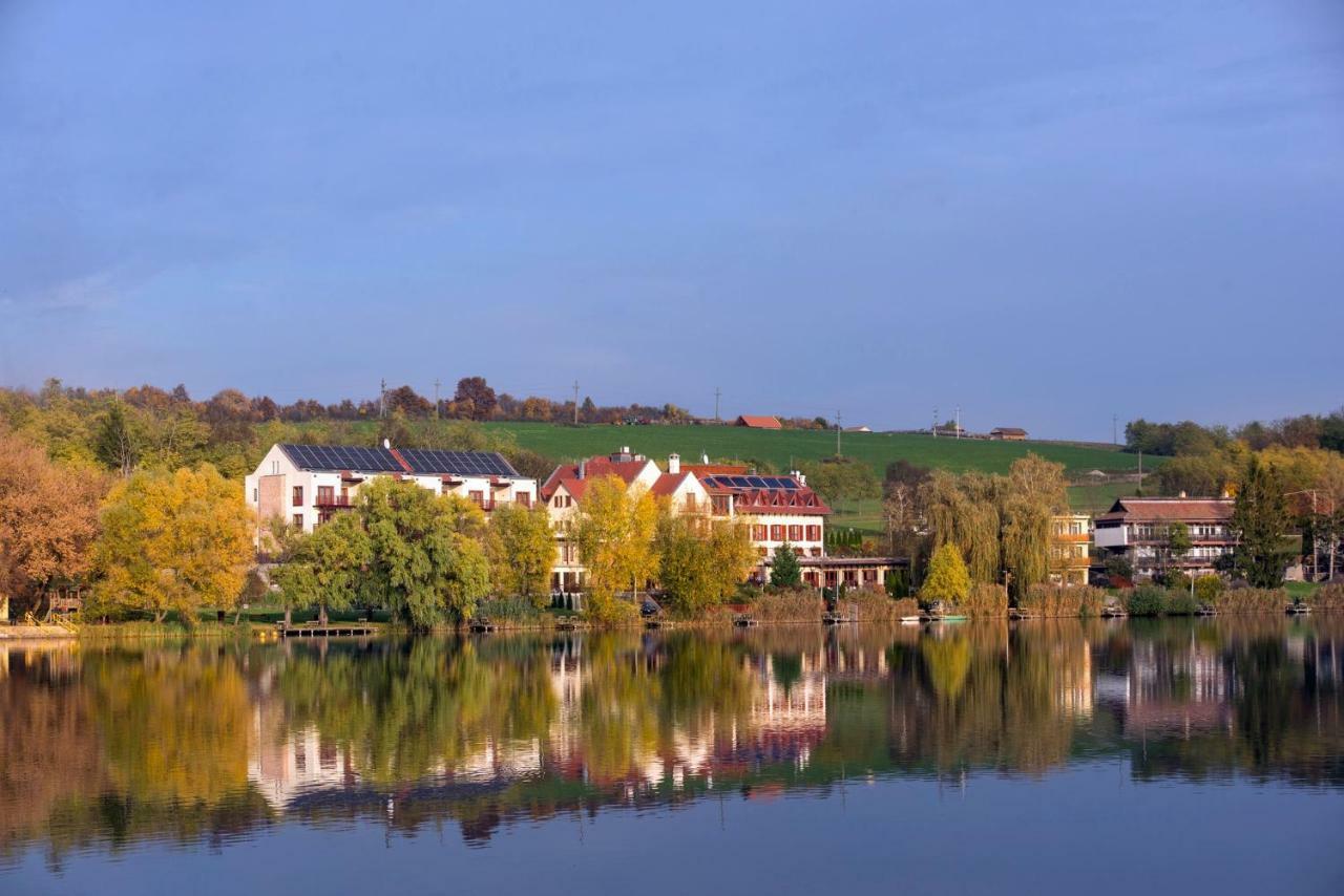 To Wellness Hotel Bánk Eksteriør billede